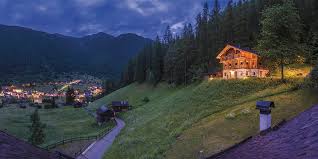 Qui le dolomiti del trentino offrono uno spettacolo mozzafiato. Mas De La Bolp Mas De La Bolp