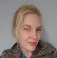 Jane Breeze's Instagram, Twitter & Facebook