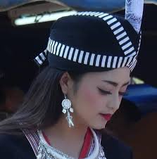 Tshav Pob XiengKhouang Tub Ntxhais Zoo Nkauj Zoo Nraug‎‏ کی پروفائل‎