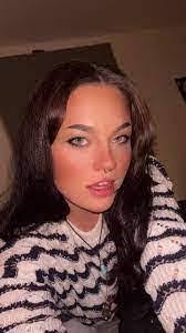 Leah Tye's Instagram, Twitter & Facebook