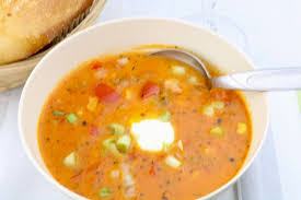 Scharfe Ajvar Suppe Mit Hackfleisch Zu Faul Zum Kochen Suppe Mit Hackfleisch Ajvar Suppe Suppen Rezepte Hackfleisch