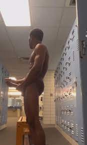 Jerking off in locker room - ThisVid.com