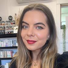 I am looking to practice my makeup application & skincare. Want a free  consult/ makeover? I might have your perfect colour match I have 10 sample  foundation shades out of 34 DM