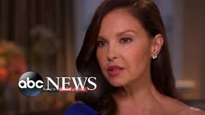 Ashley judd, 51, claims harvey weinstein harassed her in a los angeles hotel room in 1997 and went on to 'destroy' her career because she rebuffed his advances. Ashley Judd Describes Alleged Harvey Weinstein Encounter Youtube