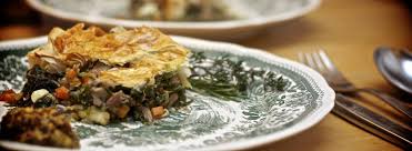 Heute möchten wir euch ein sehr leichtes und leckeres börek mit filoteig rezept vergeben! Jamie Oliver Dining Tales