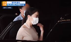 사고로 죽은 뒤, 이 세계 최고의 악녀, '클레아'가 되었다. Kstar ì •ê¸°ì„  ë¶€ì‚¬ìž¥ ê²°í˜¼ì‹ ì°¸ì„í•œ ë…¸í˜„ì • ì—¬ì „ížˆ ìš°ì•„í•´ Yangcine Contents Creators Alliance Group