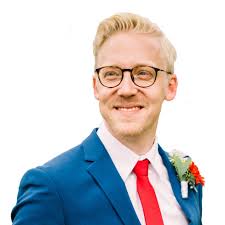 Teoloji ile ilgilenen kişilere teolog, ilâhiyatçı, dinbilimci veya tanrıbilimci denir. David Davage Teolog Och Bibelvetare Home Facebook