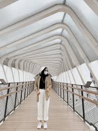 Dimana koleksi terbaru foto wanita tercantik yang pernah ada di indonesia ini menjadi idaman banyak lelaki karena memang parasnya yang. 25 Daftar Youtuber Hijab Paling Asik Sociabuzz