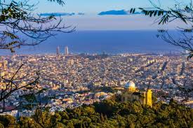 Que Hacer En Barcelona Monumentos Actividades Y Gastronomia Parques Naturales Guia De Barcelona Plaza De Catalunya