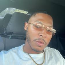 These are besties Keisha and Tiff. Keisha is pregnant by Tiff's 1st baby  daddy. Tiff is pregnant by her 2nd baby daddy who was unalived by Keisha's  1st baby daddy. Now Tiff