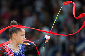 В 12 лет их рост составлял 138 см. Gimnastka Arina Averina Stala Pervoj V Mnogobore Na Etape Gran Pri Rossijskaya Gazeta