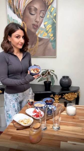 Cylinder nahi mil raha? Koi tension nahi—Soha Ali Khan ka yeh smoothie hai  na! 🥤✨, Healthy bhi, easy bhi… aur shayad isi mein chhupa hai unka ageless  glow 😉, #PlixLife #Celebsecret #GlowFromWithin ...