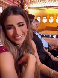 Mona Kattan, Hassan Elamin dan Safa Siddiqui di Majlis Perkahwinan Ambani  di Mumbai : r/dubaibling