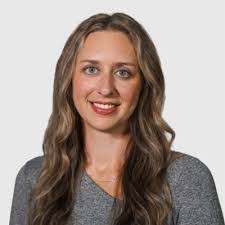 Leanne Grow's Instagram, Twitter & Facebook