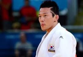 '갈비뼈 투혼' 날려버린 왕기춘 성폭행···과거엔 여성 폭행도 중앙일보 입력 2020.05.03 15:34 수정 2020.05.03 15:41 인쇄 기사 보관함(스크랩) 글자 작게. Bl 4cysm2vuobm