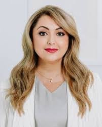 Cara Crump's Instagram, Twitter & Facebook