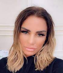 Katrina amy alexandra alexis price (née infield; Katie Price Chops Off Hair In Dramatic Transformation As She Raffles Off Old Extensions Daily Star