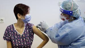 Pacienții nu pot alege tipul de vaccin. Cum Te PoÈ›i Inscrie Pentru Vaccin AutoritÄƒÈ›ile AnunÈ›Äƒ CÄƒ Sunt Mai Multe ModalitÄƒÈ›i