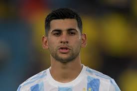 The player's height is 185cm | 6'0 and his weight is 79kg | 174lbs. P2sdaekgffcqcm
