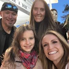 Lisa Bulger's Instagram, Twitter & Facebook