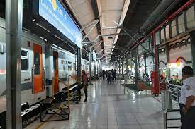 Cara membeli kereta luar negara. Mau Naik Kereta Api Luar Biasa Ini Syarat Dan Caranya Halaman All Kompas Com