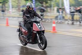 Đây là mẫu xe điện có hình dáng giống xe máy, tương tự như vinfast klara trước đây. Theon Flagship Xe May Ä'iá»‡n Má»›i Cá»§a Vinfast Vnexpress