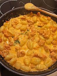 Curry Gnocchi Mit Hahnchen Schnellerezeptemittagessen Curry Gnocchi Mit Hahnchen Ein Tolles Rezept Aus Der Kategorie Gefl Rezepte Essensrezepte Essen Rezepte