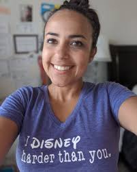 Who makes custom Disney shirts with heart details?