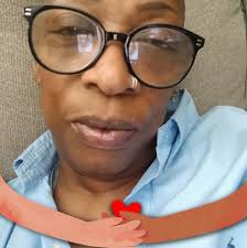 Who puts up Christmas lights in St. Charles?