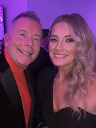 Elin Fflur (@elinfflurmusic) • Instagram photos and videos