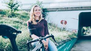 Jun 07, 2021 · in the sweet photo, lauren rests her hand on her baby bump while wearing a green dress and snapping the photo with her other hand. Anna Van Der Breggen Boels Dolmans Dresses With Sleeves Pro Cycling Fashion
