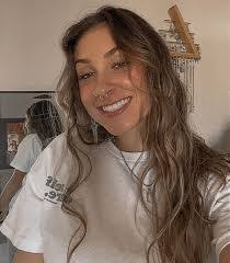 Allyson Sawyer's Instagram, Twitter & Facebook