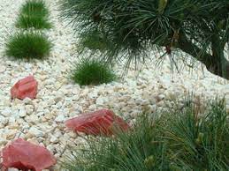Gabionen mit glassteinen ein hingucker fur ihren garten 03 gabionen gartengestaltung gabionenwand. Glasbrocken Glassteine Dekorative Highlights Fur Garten Und Parks