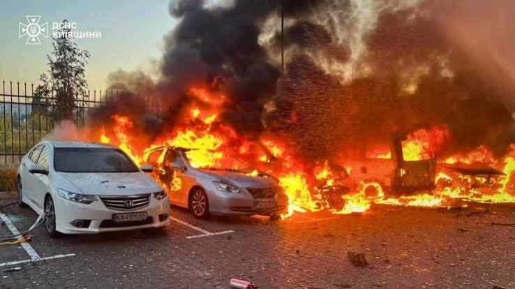 Ukraine says three killed in 'massive' Russian aerial attack - BBC News