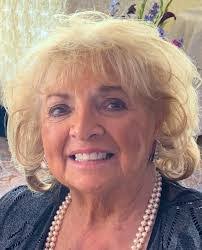 Noreen Davis's Instagram, Twitter & Facebook