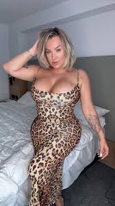 BIG TITTY MOMMY SEXTAPES ON FEED - Fleshbot