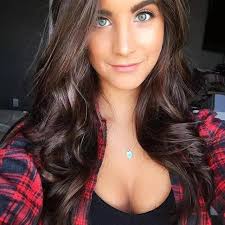 据说，能左手打球的女球员都是美女！