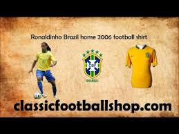 The shirt has official name and number from 10r impossible to find. Ronaldinho Brazil 2006 Football Shirt Youtube