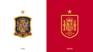 Camisa blanca seleccion de el salvador con logo es azul y escudo bordado. Es Logotipo Y No Un Escudo Asi Es La Nueva Imagen De La Federacion Espanola De Futbol Rfef Y De La Seleccion