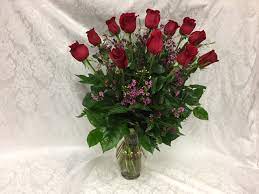 Find a floor plan and rent your dream home today. One Dozen Red Roses In Rose Vase In Irvine Ca Irvine Village Flowers