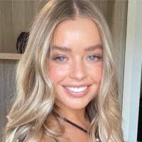 Tanya Dow's Instagram, Twitter & Facebook