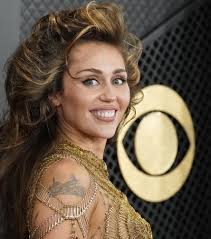 Manuela Arcuri gets married, details from the fabulous ceremony