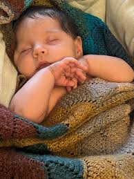 What to expect from the group and how to connect with other mommas