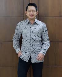 Baju kemeja pria baju lengan panjang cowok kerja kondangan kombinasi batik keren kualitas ok. Model Kemeja Pria Kombinasi Batik Dan Polos