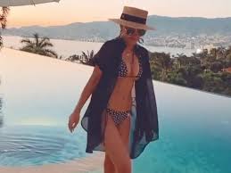 Belinda y christian nodal darían exclusiva a televisa de su boda. Belinda Impacto En Instagram Con Un Bikini Pero Christian Nodal No Reacciono Infobae