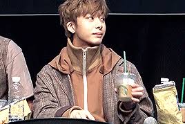 Starbucks Joins In The K Pop Meme Game With Monsta X Hyungwon S Iconic Sass Moment Monsta X Hyungwon Hyungwon Monsta X Funny