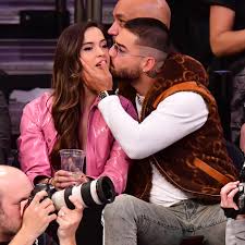 Please hit the like button if you want to continue watching maluma's instagram stories and live streams. Maluma And Natalia Barulich S Nba Pda Moment