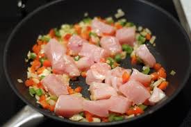 Pechugas de pollo (depende comensales) queso crema tipo philadelphia tomates secos en aceite perejil ingredientes: Receta Facil De Arroz Con Pollo Receta De Sergio