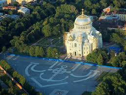 Справжнє заснування міста відбулося 18 травня 1704 р. Petergof Kronshtadt