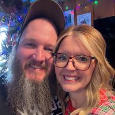 Who can make a graduation cake in Ludington